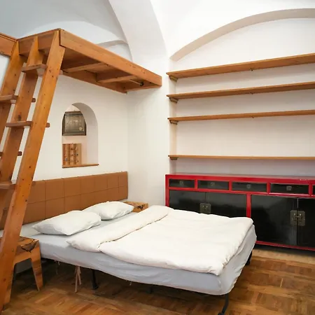 Charming In The Center Apartmán