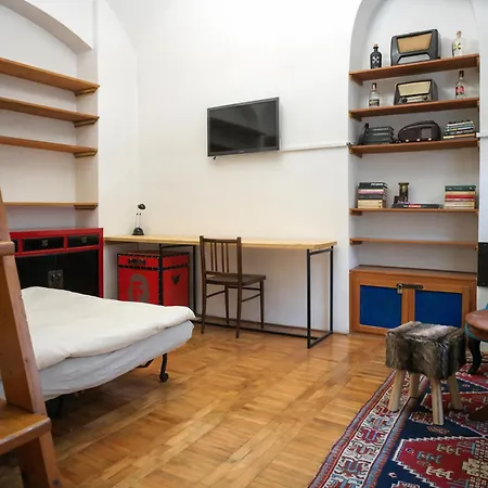 Charming In The Center Apartmán